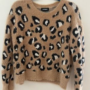 Leopard pullover sweater